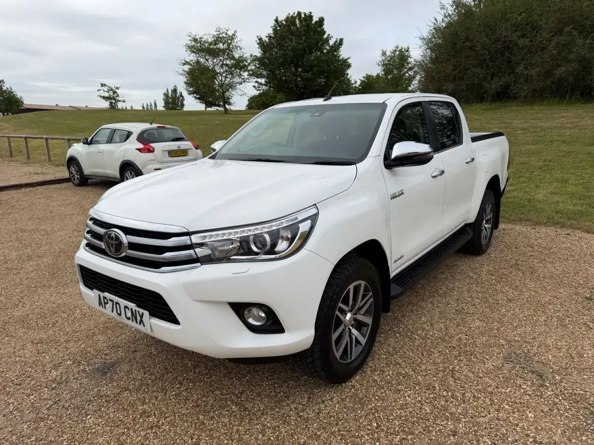 Used Toyota HiLux 150 HP (110 kW) 2020 White Pickup