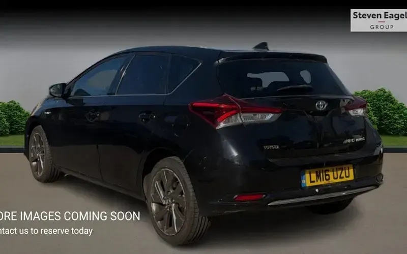 Used Toyota Auris Hybrid Design 136 HP (100 kW) 2016 Hatchback