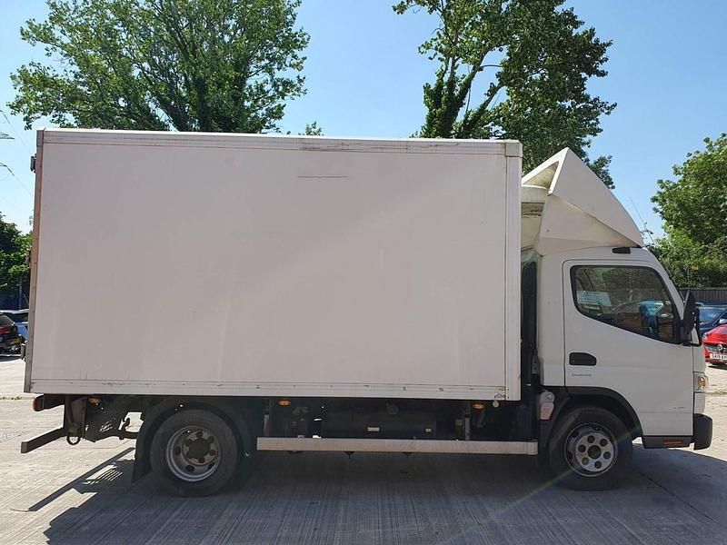 Usado Mitsubishi Canter 2017 Branco