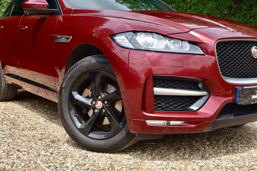 Used Jaguar F-Pace R-Sport 180 HP (132 kW) 2016 Red SUV