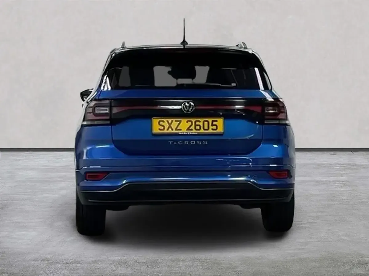 Usado VW T-Cross R-line 110 HP (80 kW) 2023 Azul SUV