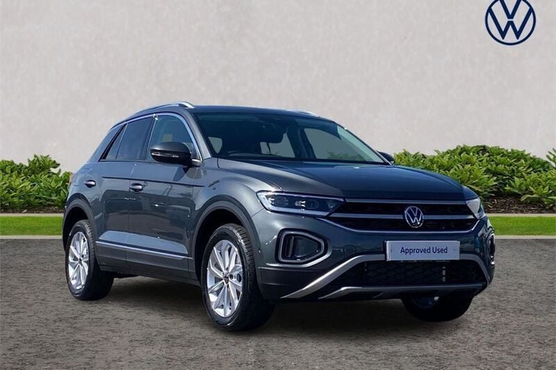 Black New 2025 VW T-Roc Match SUV | £28,790 (Fair price) - Image 1/4