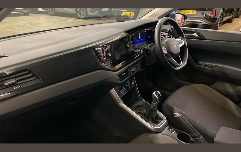 Used VW Polo Life 80 HP (58 kW) 2023 Reef blue metallic Hatchback