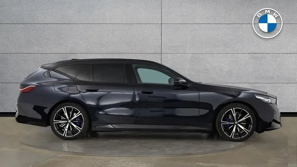 Used BMW 530e M Sport 295 HP (216 kW) 2025 Black Estate