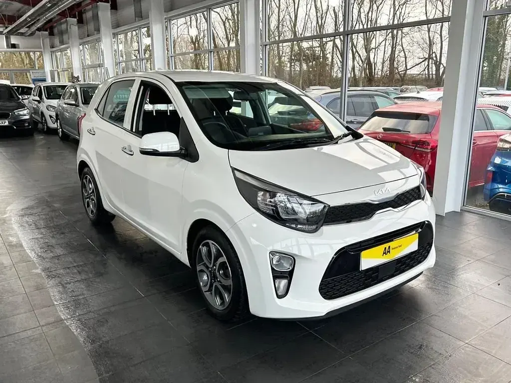 Second-hand Kia Picanto 66 CP (48 kW) 2023 Alb Hatchback