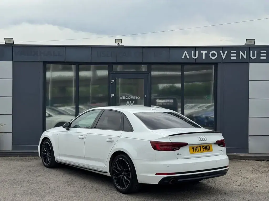 Used Audi A4 Black Edition 150 HP (110 kW) 2017 White Sedan