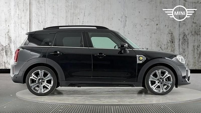 Begagnad Mini Cooper S Countryman Exclusive 219 HK (161 kW) 2023 Svart SUV