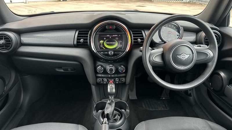 Used Mini Cooper 134 HP (98 kW) 2016 Green Hatchback