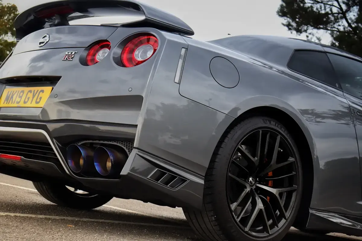 Used Nissan GT-R Recaro 570 HP (419 kW) 2021 Metallic  gun metal Coupe