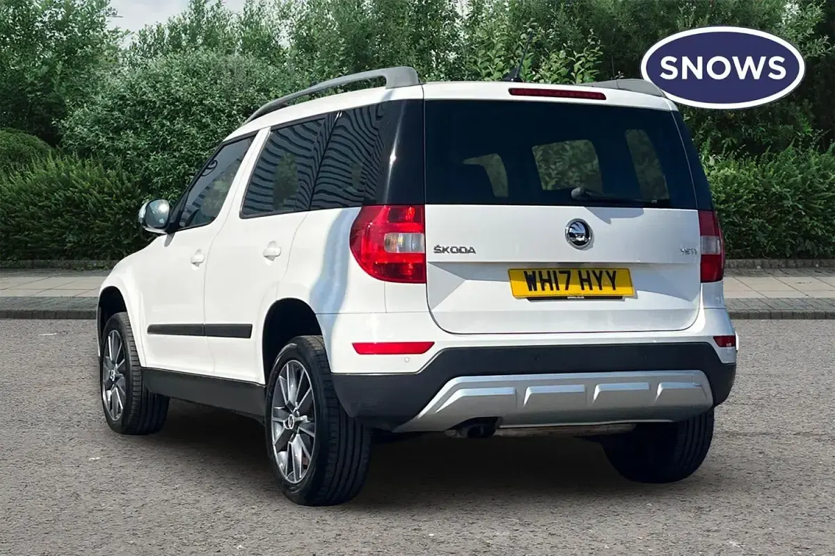 Used Skoda Yeti Outdoor SE Drive 110 HP (80 kW) 2017 White SUV