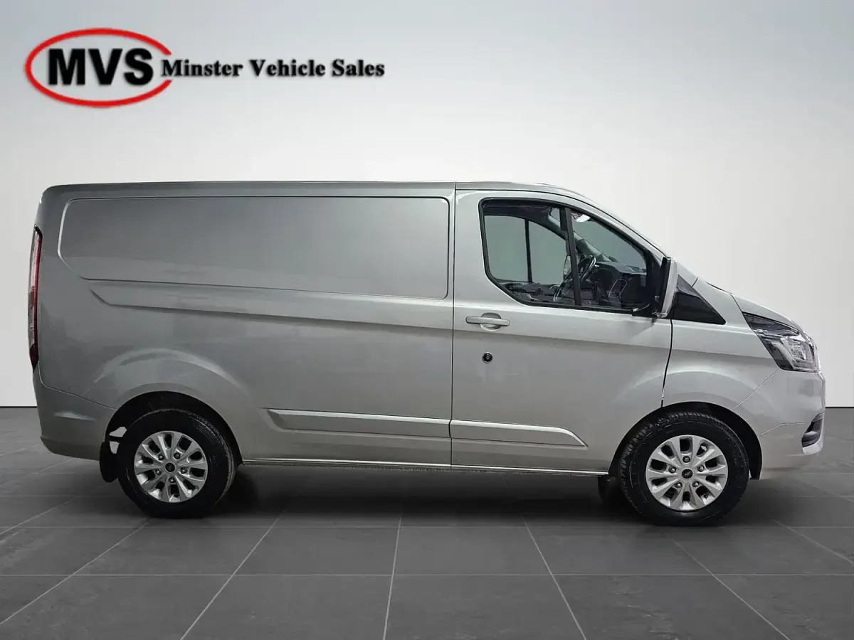 Used Ford Transit Custom Limited 130 HP (95 kW) 2022 Silver Van