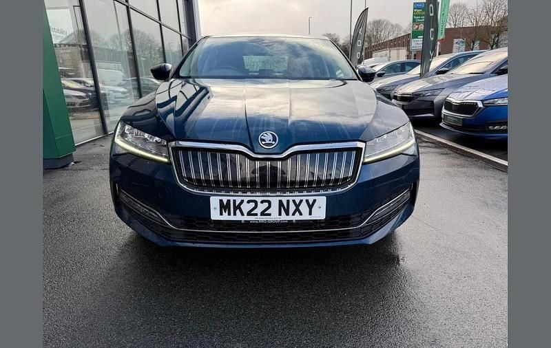 Used Skoda Superb SE Technology 214 HP (157 kW) 2022 Blue Hatchback