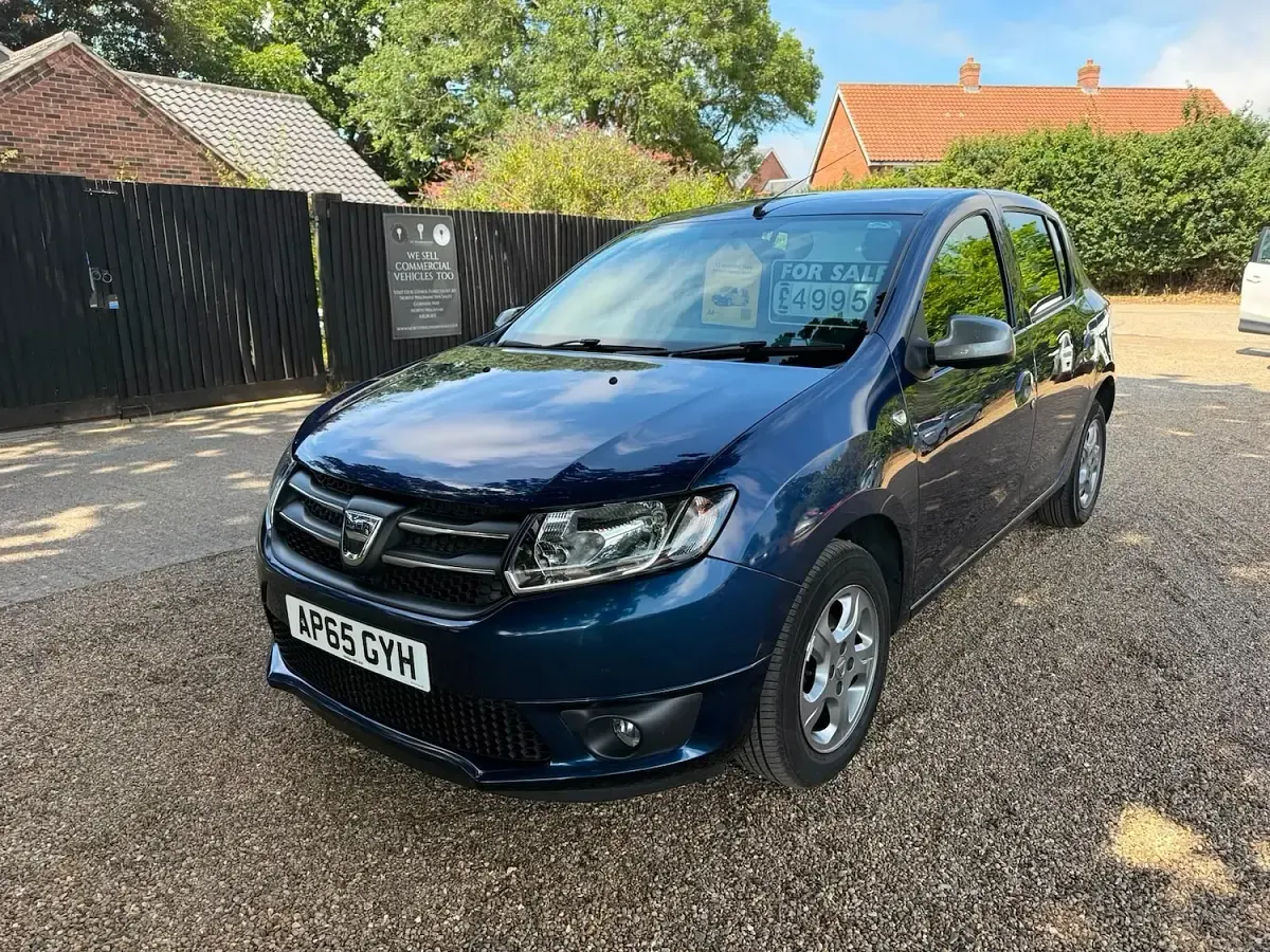 Used Dacia Sandero Lauréate 2016 Blue Hatchback