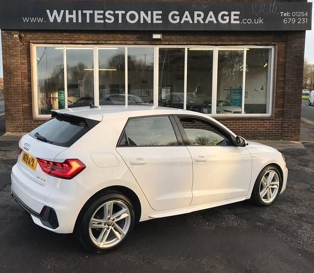 Used Audi A1 Sportback S-Line 150 HP (110 kW) 2019 White Hatchback