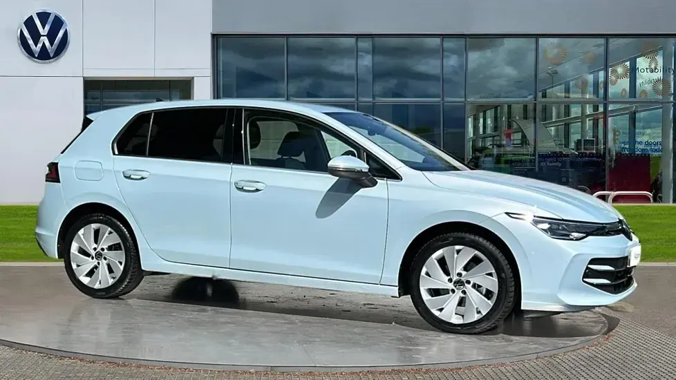 Second-hand VW Golf VIII Style 150 CP (110 kW) 2024 Albastru