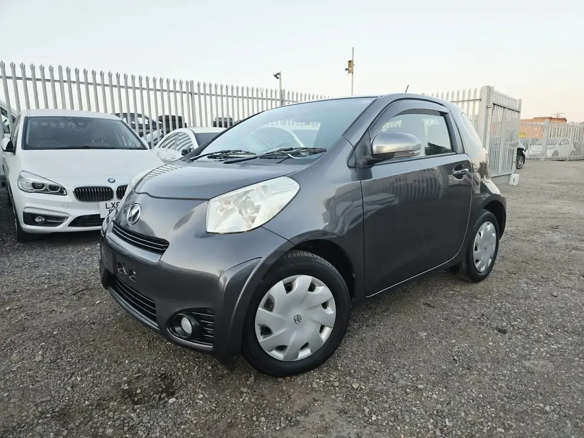 Used Toyota iQ 98 HP (72 kW) 2013 Grey Hatchback