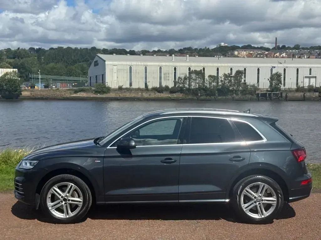 Used Audi Q5 S-Line 190 HP (139 kW) 2017 Grey SUV