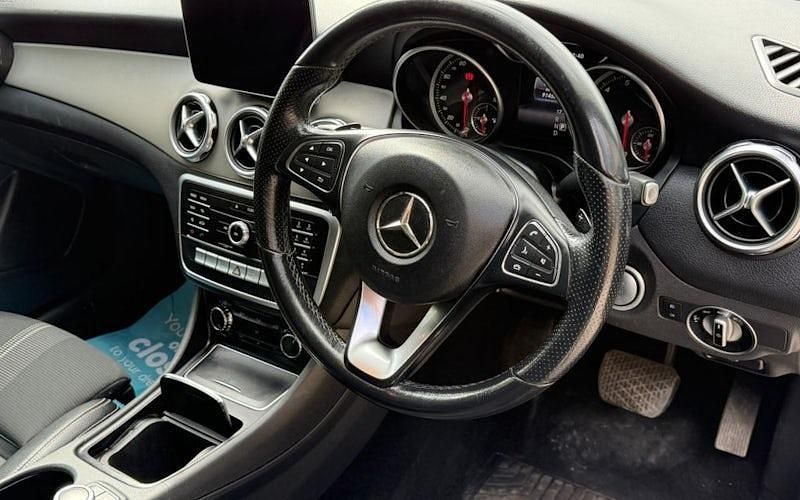Used Mercedes GLA180 Urban 122 HP (89 kW) 2019 Grey SUV