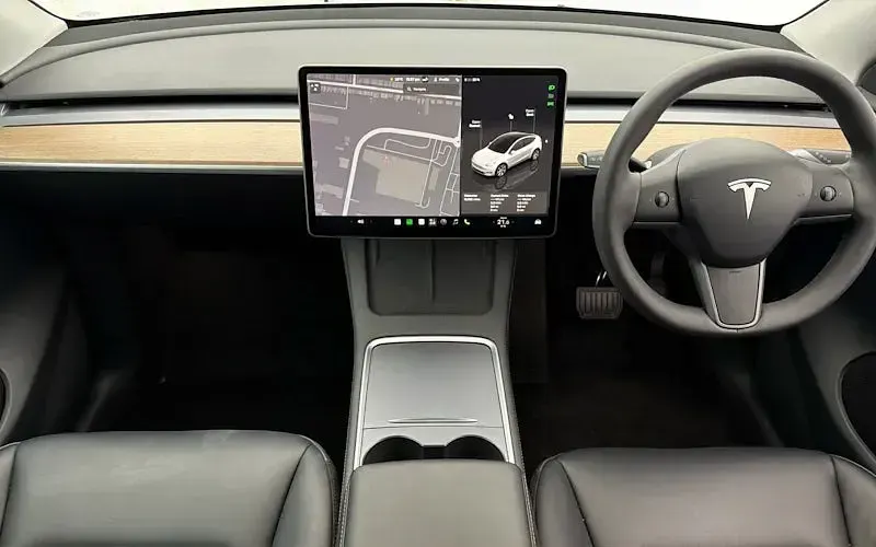 Used Tesla Model Y Long Range AWD 378 kW (514 HP) 2024 White SUV