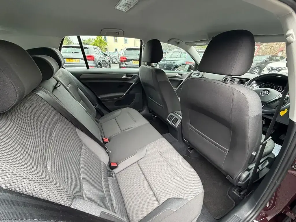 Used VW Golf VII SE 125 HP (91 kW) 2018 Black Hatchback
