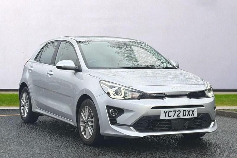 Used Kia Rio 99 HP (72 kW) 2022 Silver Hatchback