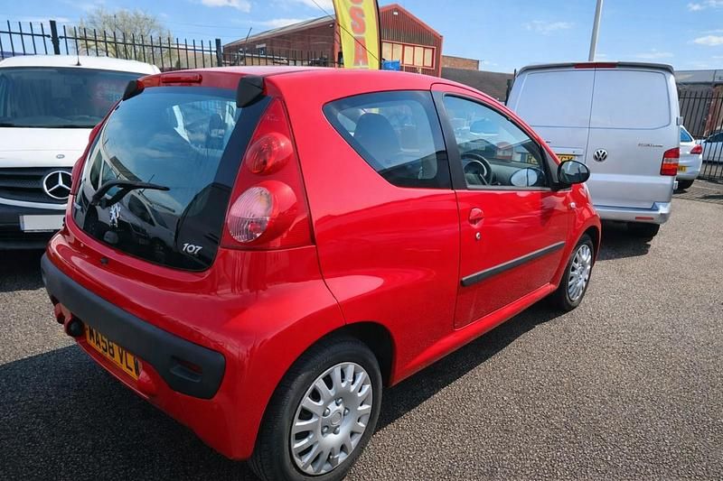 Used Peugeot 107 68 HP (50 kW) 2008 Red Hatchback