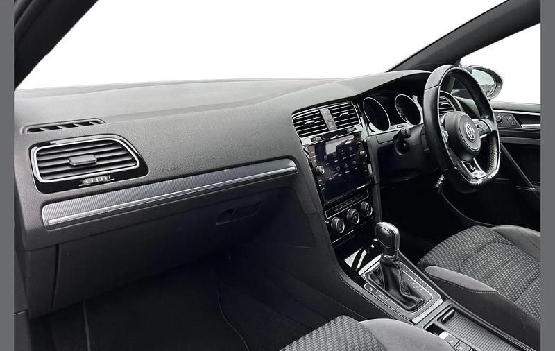 Used VW Golf VII R-line 147 HP (108 kW) 2018 Blue Hatchback