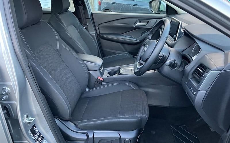 Used Nissan Qashqai Acenta Premium 158 HP (116 kW) 2023 Silver SUV