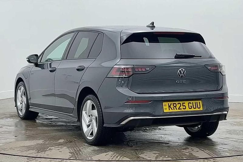 Second-hand VW Golf VIII GTE 272 CP (200 kW) 2025 Gri Hatchback