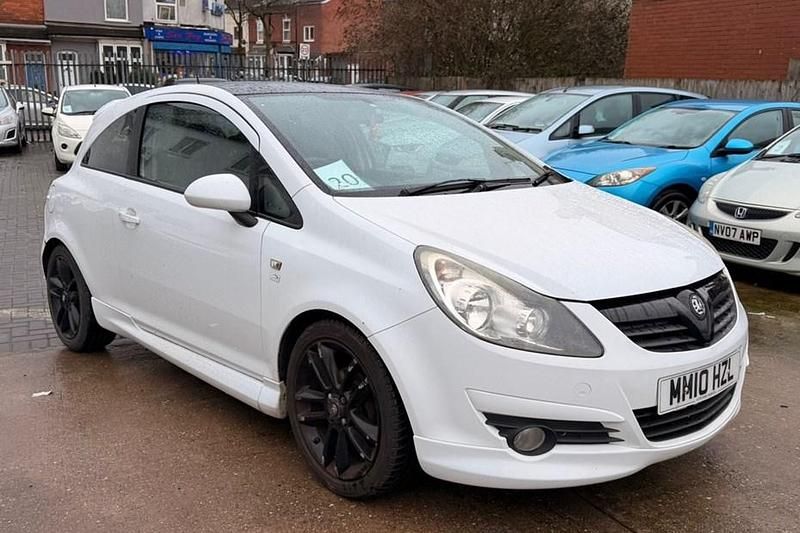Used Vauxhall Corsa Edition 85 HP (62 kW) 2010 White Hatchback