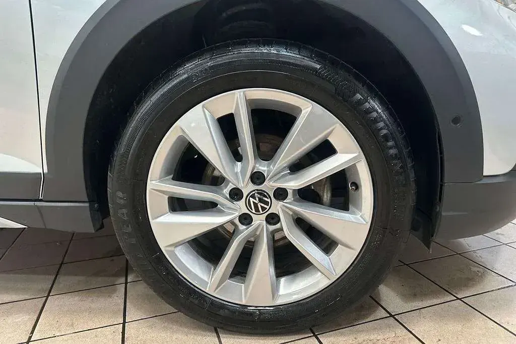 Used VW Taigo Match 115 HP (84 kW) 2025 Silver SUV