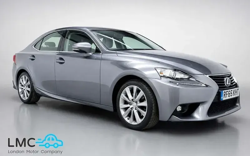 Used Lexus IS300h 223 HP (164 kW) 2015 Sedan
