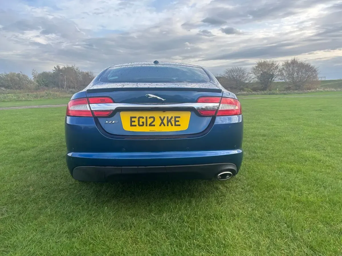 Used Jaguar XF 187 HP (137 kW) 2012 Blue Sedan