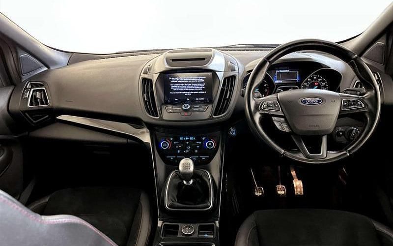 Used Ford Kuga ST-Line 150 HP (110 kW) 2018 White SUV