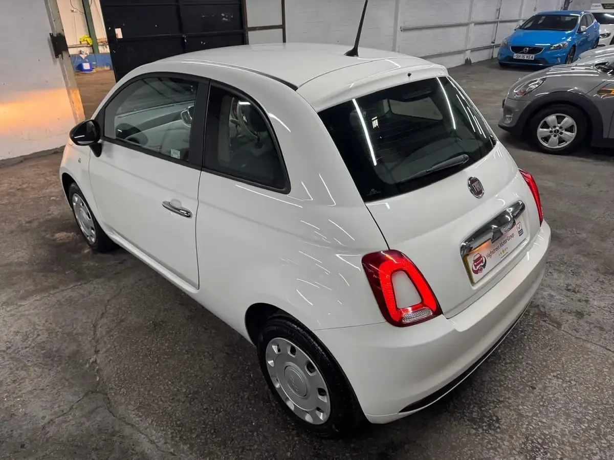 Gebraucht Fiat 500 Pop 69 PS (50 kW) 2016 Weiß Kleinwagen
