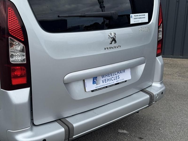Used Peugeot TePee Allure 2016 Silver MPV