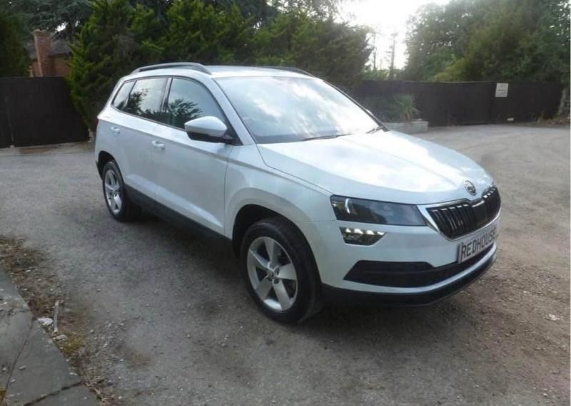Used Skoda Karoq SE 115 HP (84 kW) 2018 White SUV