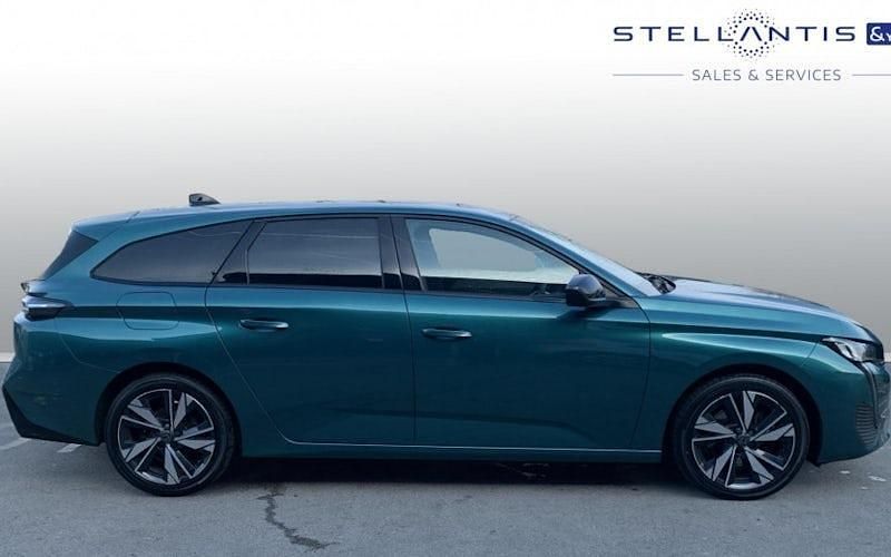 Used Peugeot 308 SW Allure 131 HP (96 kW) 2023 Blue Estate