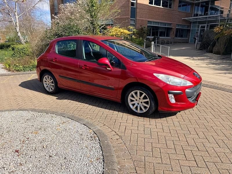 Used Peugeot 308 95 HP (69 kW) 2009 Red Hatchback