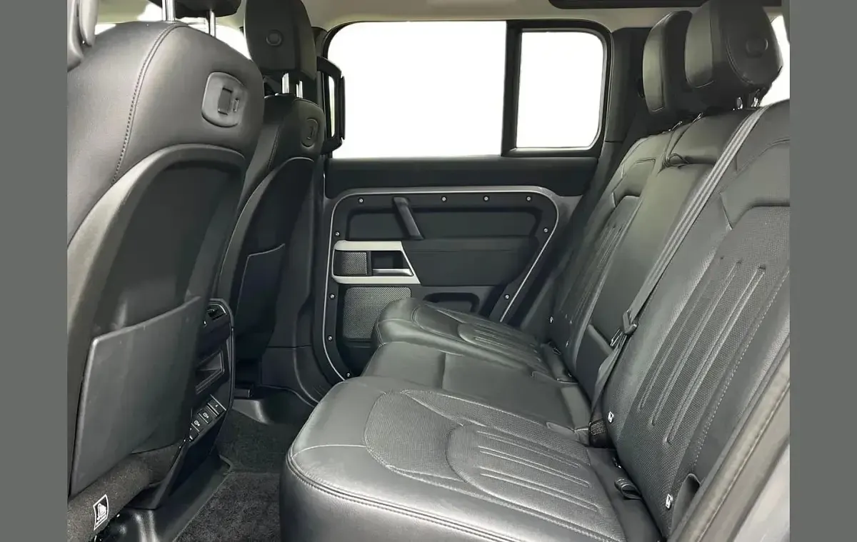 Used Land Rover Defender SE 196 HP (144 kW) 2021 Grey SUV