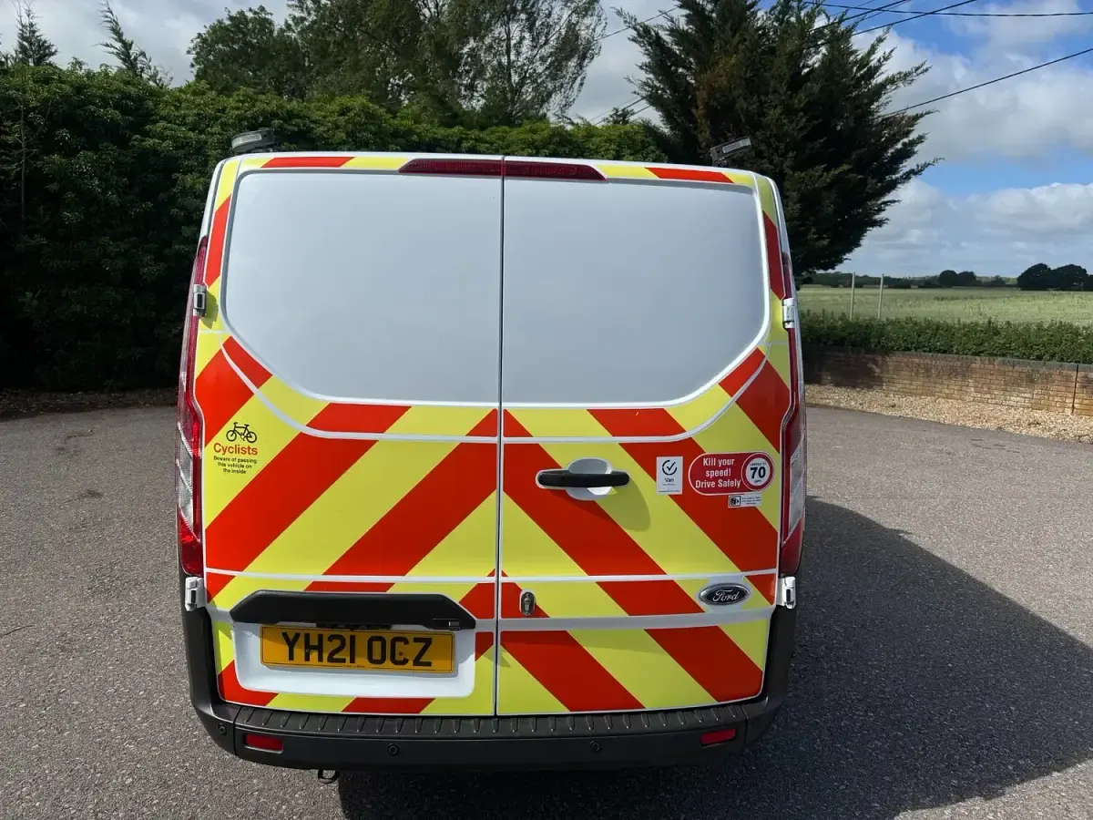 Used Ford Transit Custom 105 HP (77 kW) 2021 White Van