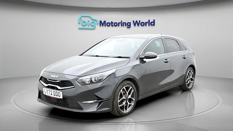 Used Kia Ceed 158 HP (116 kW) 2023 Grey Hatchback