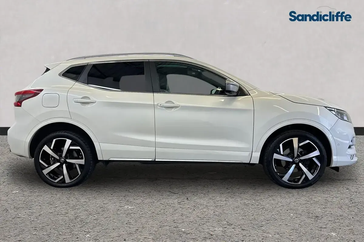 Used Nissan Qashqai Tekna+ 140 HP (102 kW) 2020 White SUV
