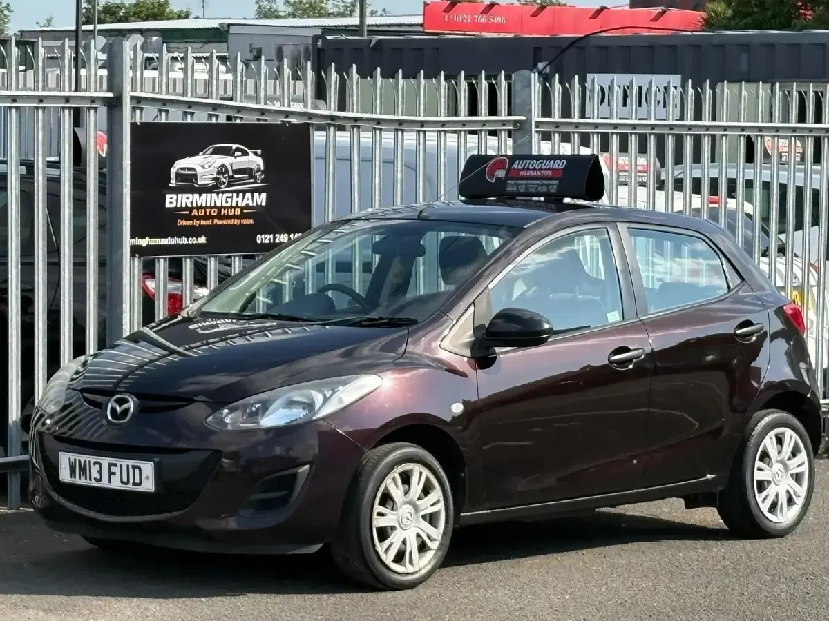 Used Mazda 2 2013 Maroon Hatchback