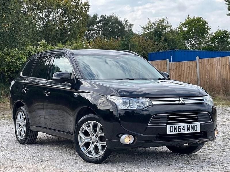 Black Used 2014 Mitsubishi Outlander P-HEV Estate | £6,495 (Good price) - Image 1/4