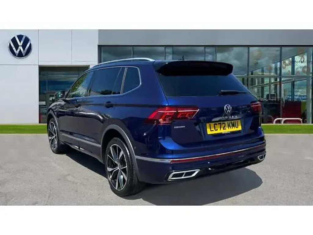 Used VW Tiguan Allspace R-line 150 HP (110 kW) 2022 Atlantic blue metallic SUV