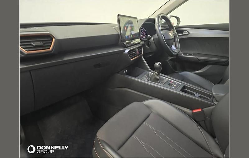 Used Cupra Leon 147 HP (108 kW) 2024 White Hatchback