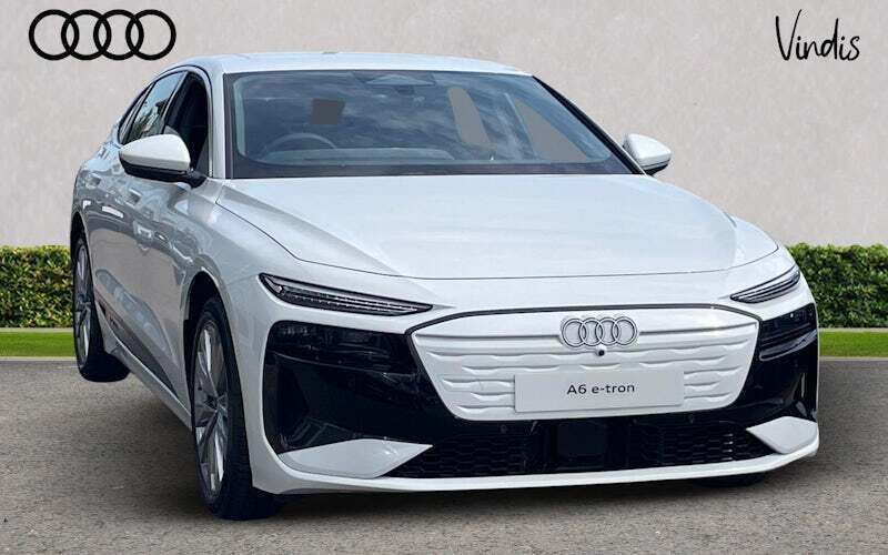 New 2025 Audi e-tron Sport SUV | £63,170 (Super price) - Image 1/4