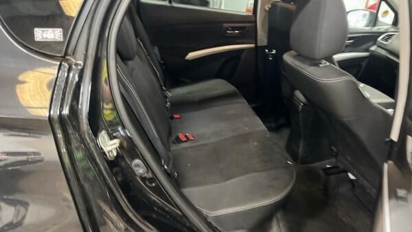 Usado Suzuki SX4 S-Cross SZ-T 2017 Negro SUV