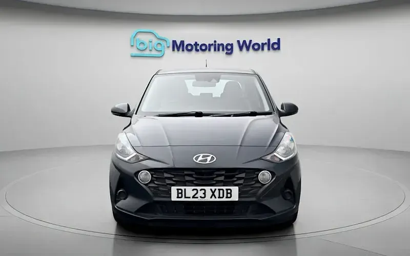 Used Hyundai i10 SE 67 HP (49 kW) 2023 Grey Hatchback